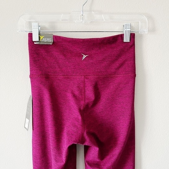 Old Navy Active NEW High Rise Fitted 7/8 Leggings Go Dry Winter Wine Pink XS - Picture 6 of 12